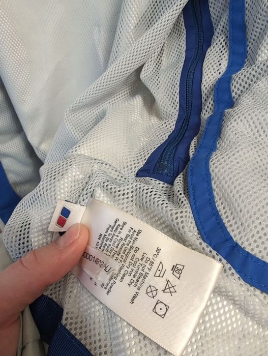 Куртка вітровка Berghaus gore-tex S M розмір