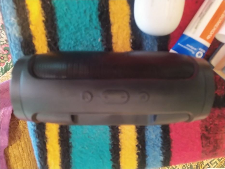 Продам блютуз колонку Charge mini 3+ звоните