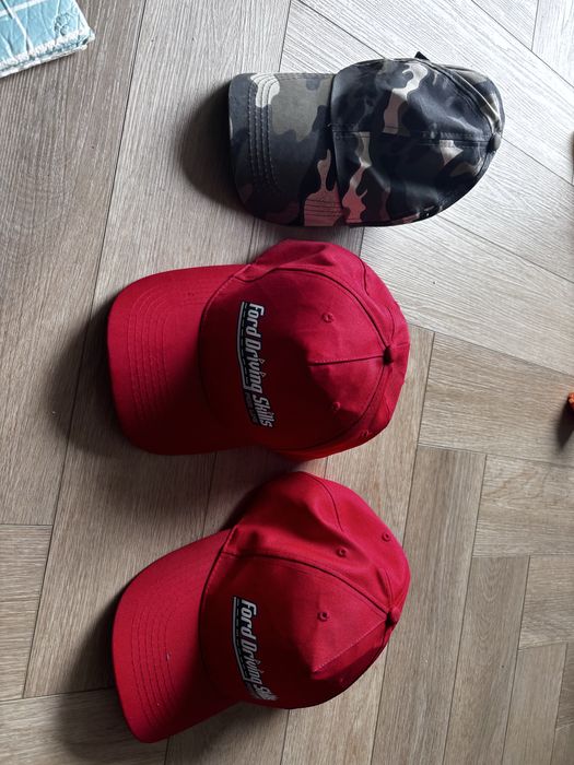 3x Czapki z daszkiem oddam za darmo