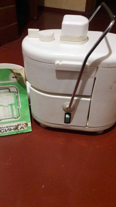 Соковыжималка Росинка