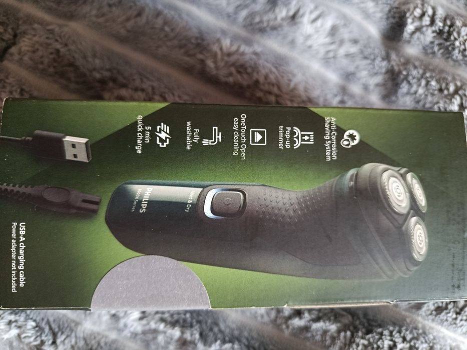 Продам Електробритву Philips 3000 х series