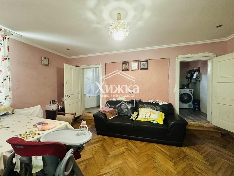 Продається будинок у м. Хуст