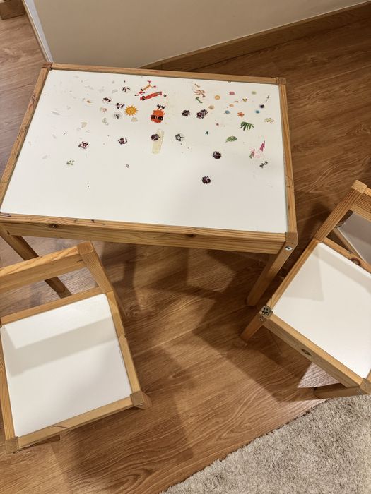 Conjunto mesa e cadeiras criança