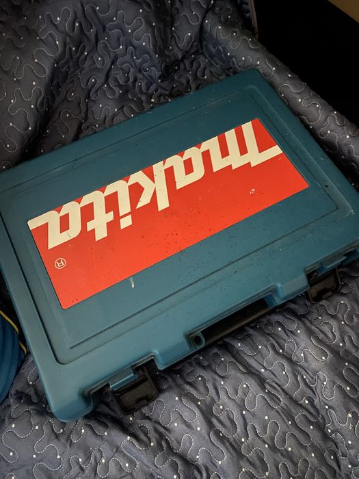 Перфоратор Makita HR 2440