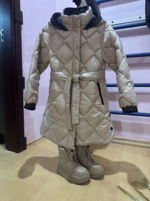 Зимове пальто куртка тепле беж