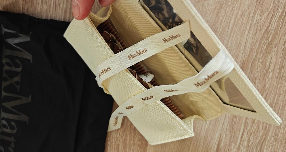 Nowa ometkowana kosmetyczka MAXMARA lusterko grzebień i jedwabna gumka