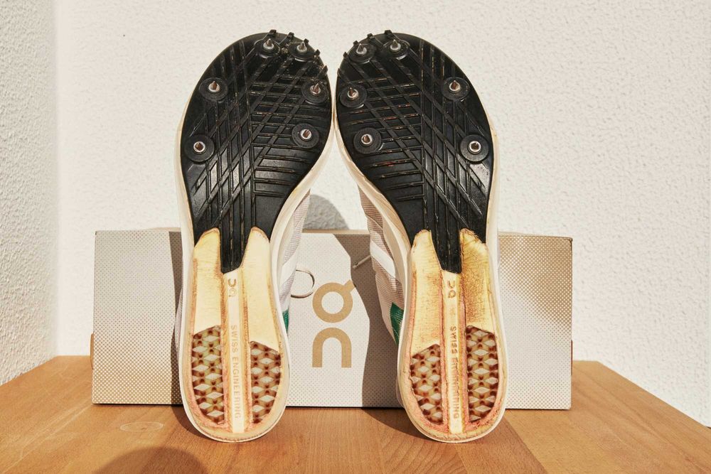 On Cloudspike 10000m