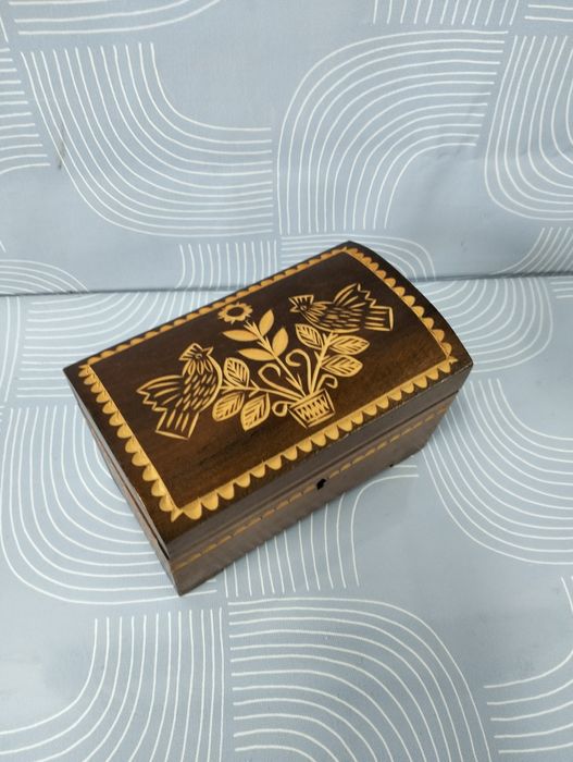 Drewniana szkatułka vintage