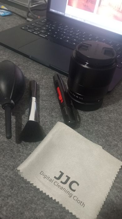 Ttartsan 56mm F1.8 / Sony E