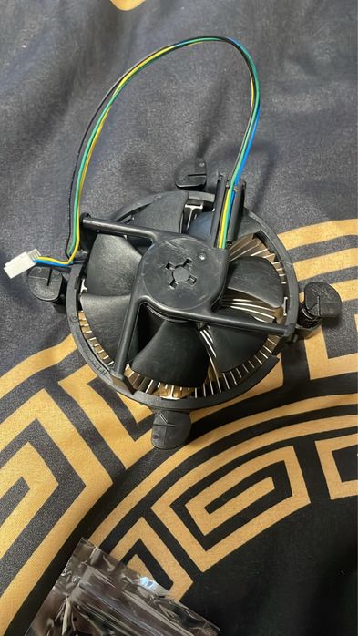 intel core i3 10100 + Stock cooler