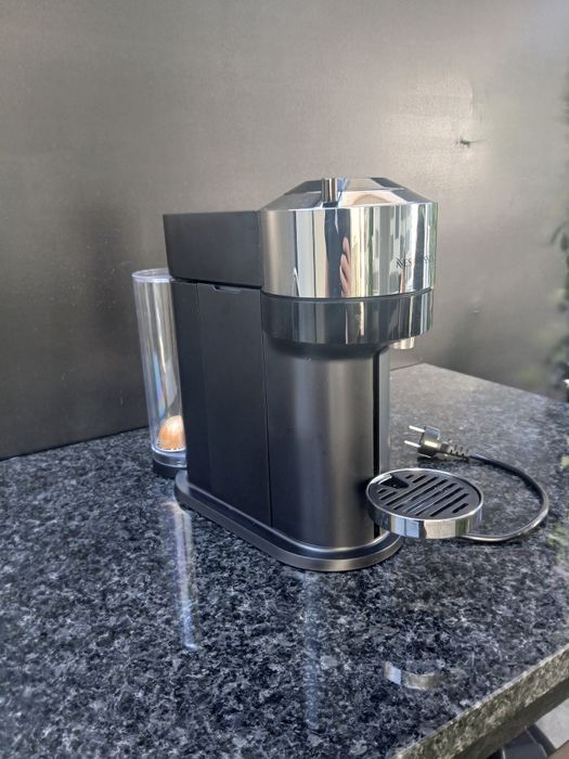 Maquina de café Nespresso Vertuo Next