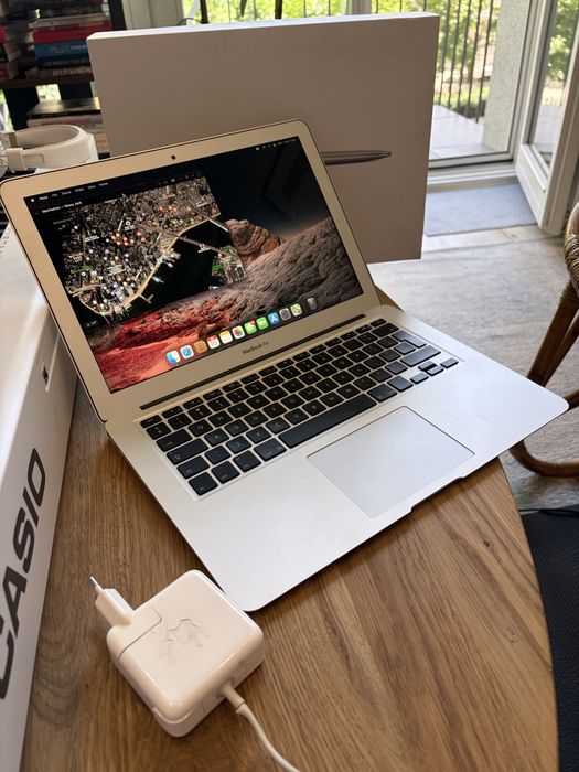 Macbook Air 13cali  2014 i5