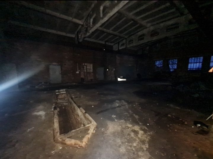 Залишились вільні місця, бокс від 220 м² з ямами під СТО для авто,