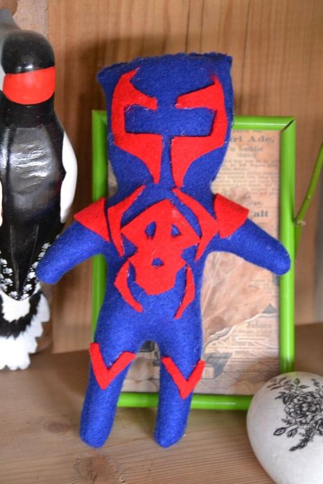 Miguel O'hara Spiderman 2099 filcowy pluszak
