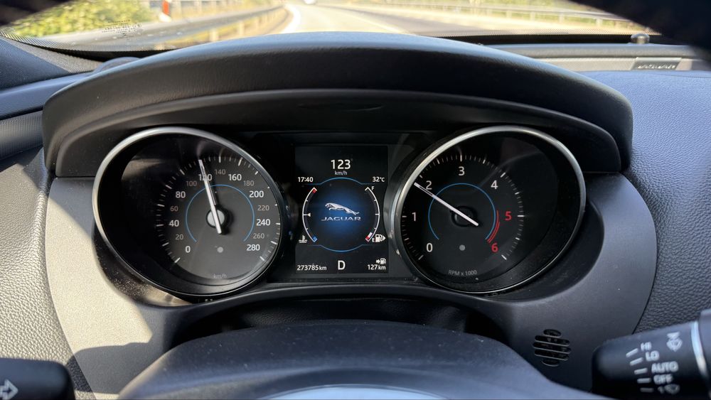Jaguar XE R-Sport 2017