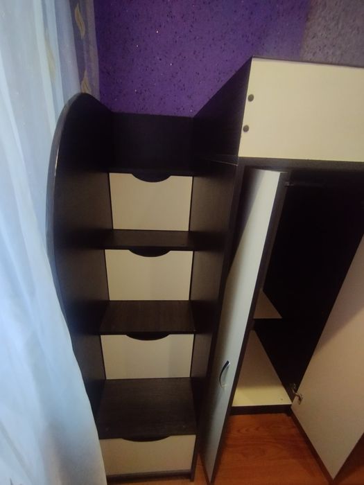 Дитяче ліжко горище