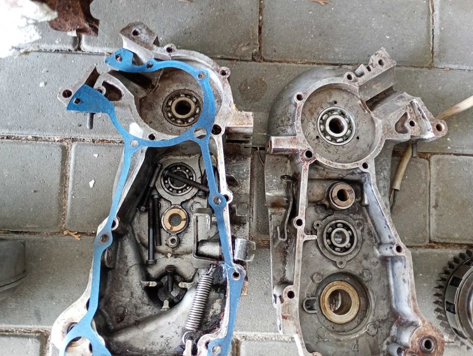 SIMSON SR 2 rama, silnik, bak, gażnik skrz. biegów luzem, inne