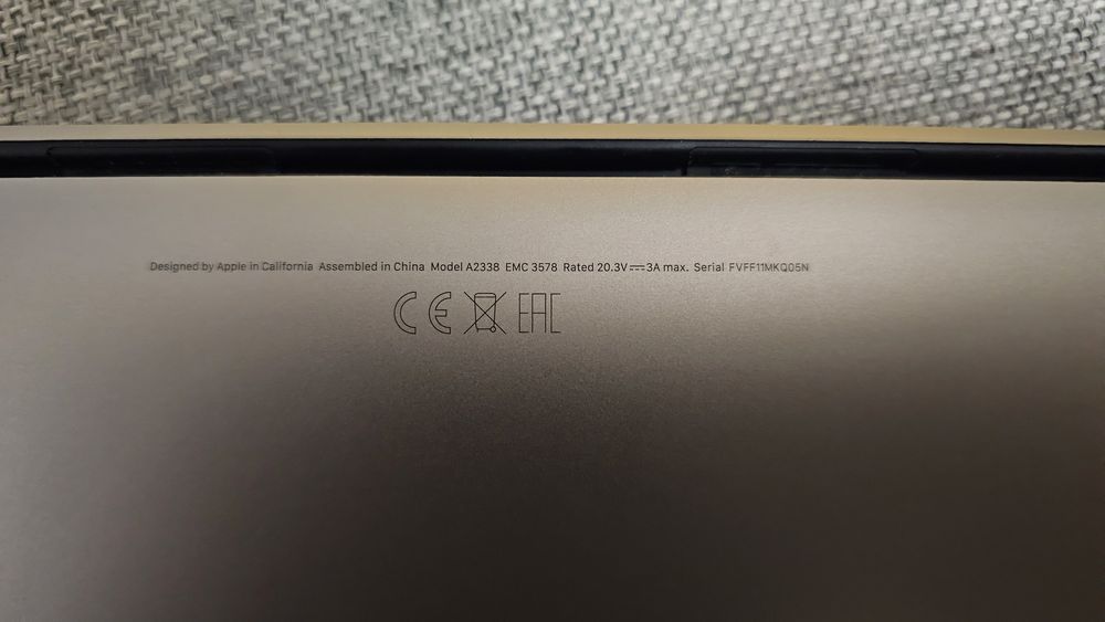 MacBook Pro 13” M1 (2020) | 16GB RAM | 512GB SSD | klawiatura ENG/RUS