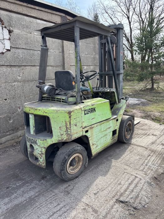 Wózek widłowy Clark C500-Y40