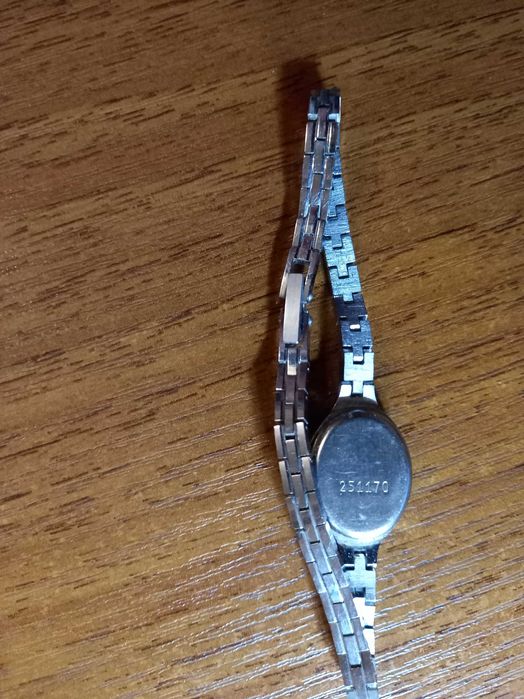 Наручний жіночий годинник часів СРСР Чайка