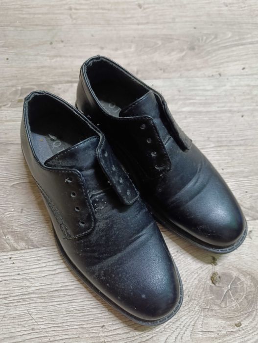 Buty dla chłopca (do szkoły, do konunii), 31