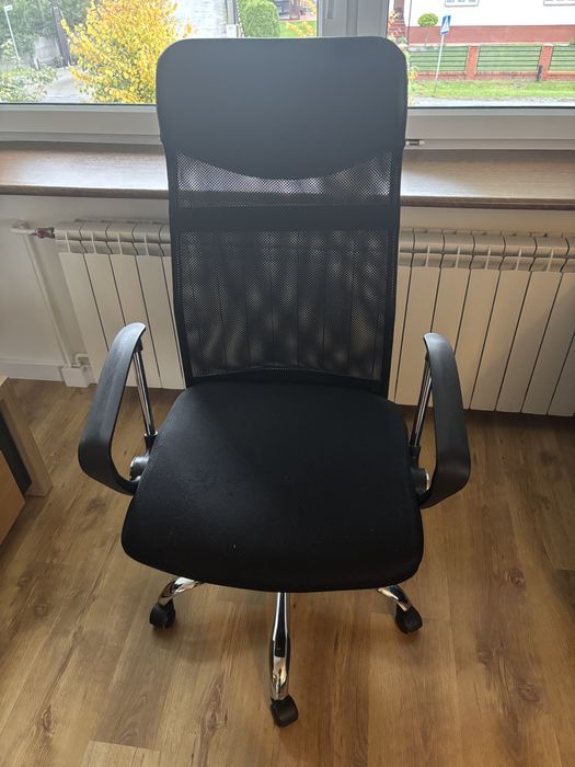 Fotel biurowy z siatką