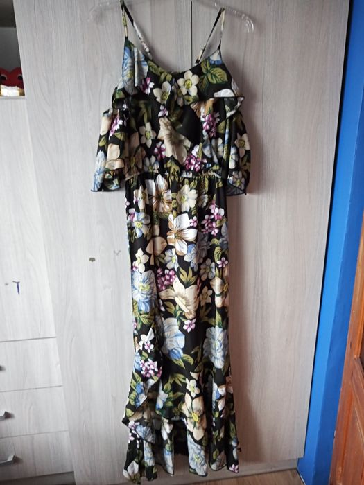 Długa suknia w kwiaty