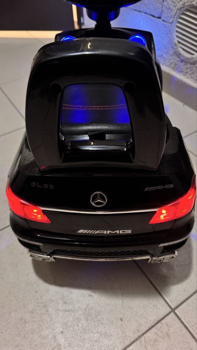 Дитяча машинкаа толокар