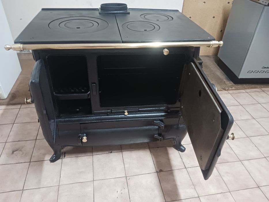 Fogao de lenha em ferro fundido cif 9 em usado  bom estado