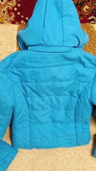 Продам женскую куртку