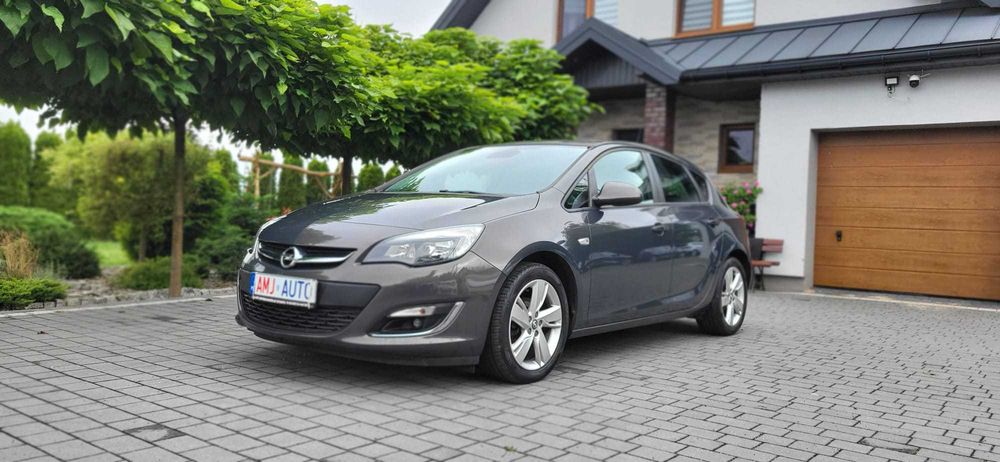 Opel Astra Benzyna 2013r