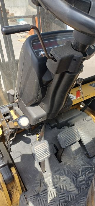 Empilhador CAT 30
