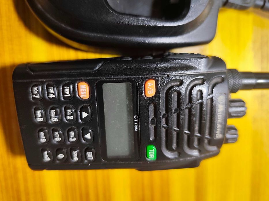 Midland CT-790 Portable Radio64751158307970122