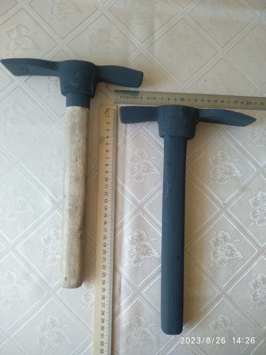 Молоток-кирка  муляра ,кувалда,сокира  4 кг.