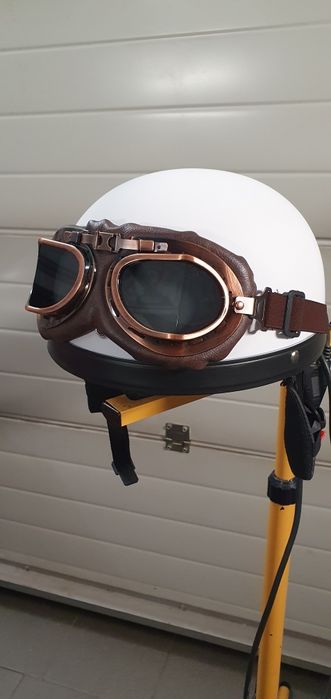 Kask orzeszek gogle biały