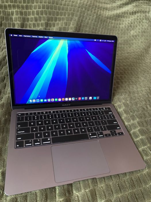 MacBook Air 13” 2020 i7 8gb 256gb SSD