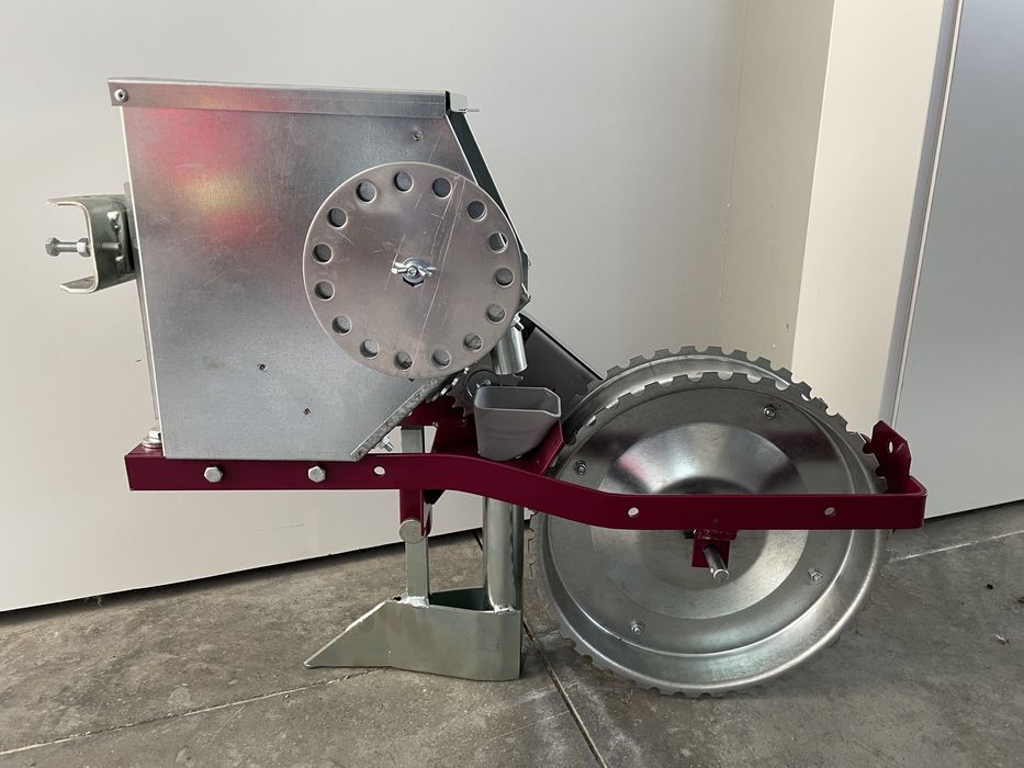 Semeador de milho para motocultivador