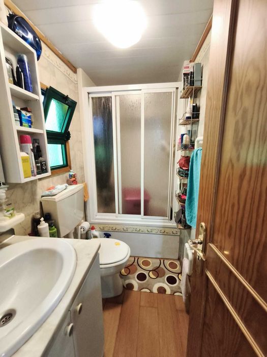 Moradia pré-fabricada T2.