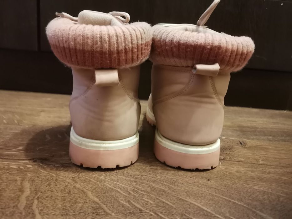 Демисезонные ботинки пудра 37 размер