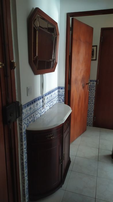 Móvel  com pedra mármore + espelho