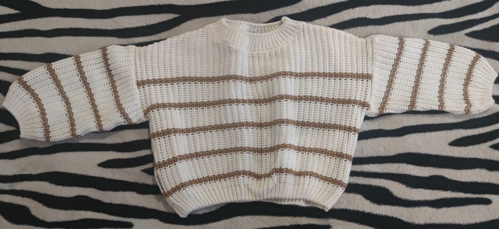 В'язана кофтинка