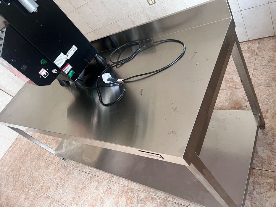 Mesa de aço inox PREMIUM - 2000x800mm - com base, rebordo e reforço