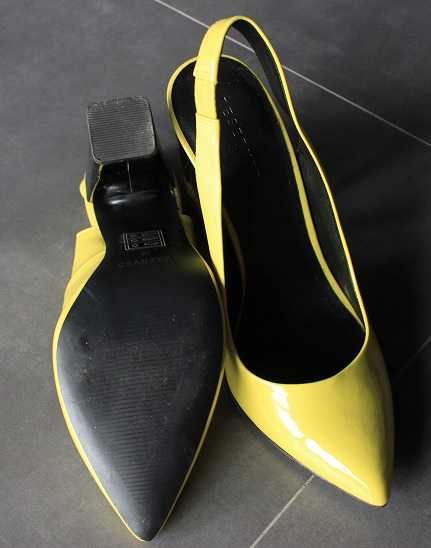 Buty na obcasie żółte