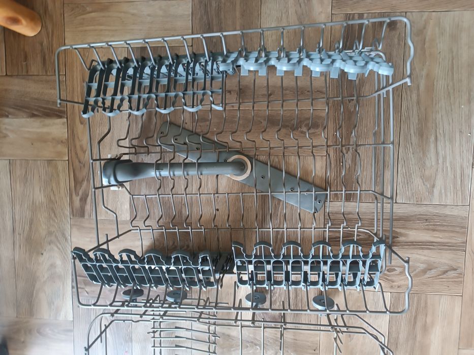 Dwa koszyki do zmywarki Whirlpool 45 cm