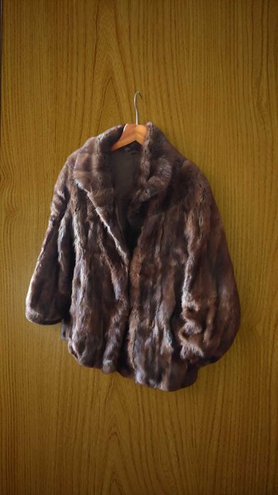 Шуба высота 74 см, талия 50см  хорошее состояние