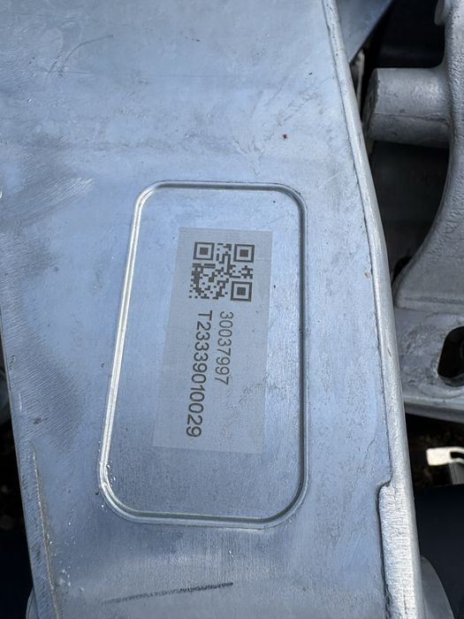 Задній підрамник Tesla Cybertruck
