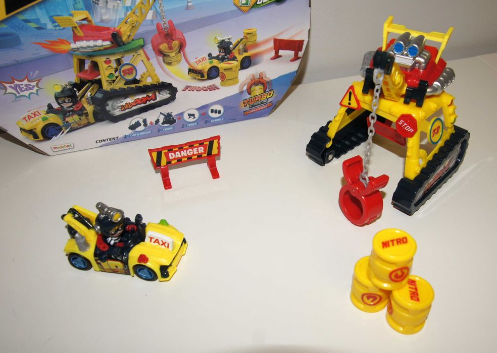 T-Racers   zestaw  Turbo Crane    Magic Box