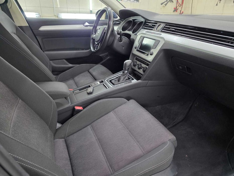 VW Passat B8 2016r ledy przód tył nowy rozrząd długie opłaty