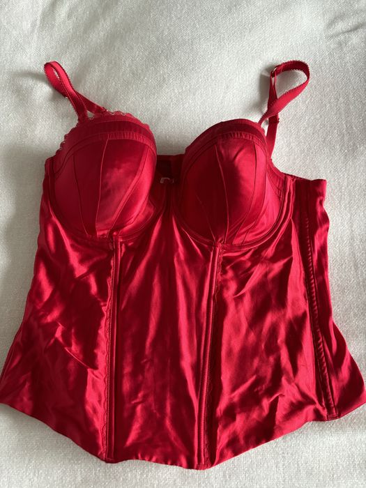 Czerwone body wyszczuplajace bielizna