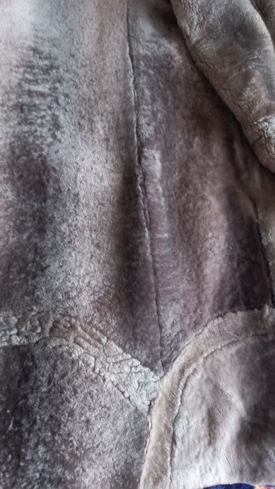 Шуба жіноча, мутонова